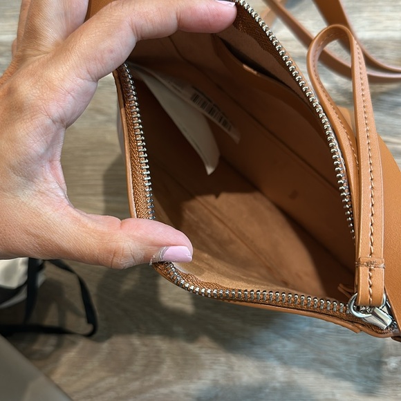 Adolfo Dominguez crossbody leather purse - Picture 2 of 4